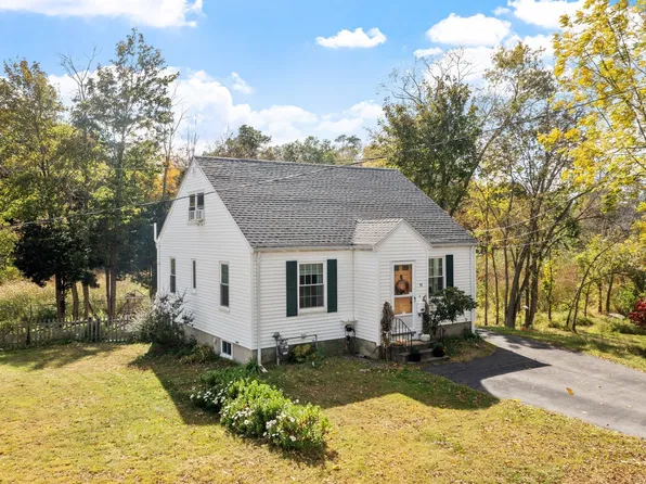 11 Barker St, Danvers, MA 01923