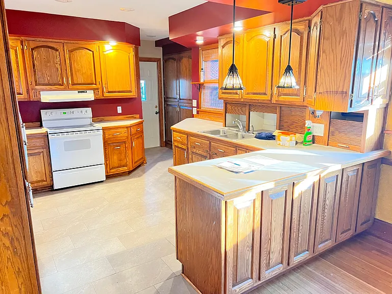 Kitchen with Counter