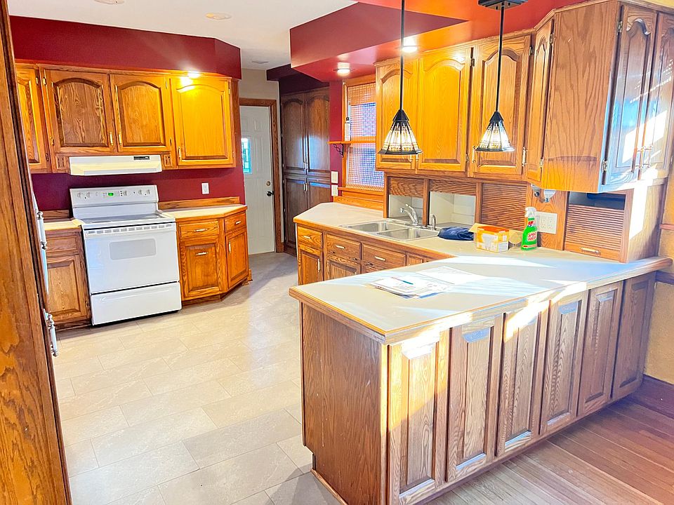 Kitchen with Counter