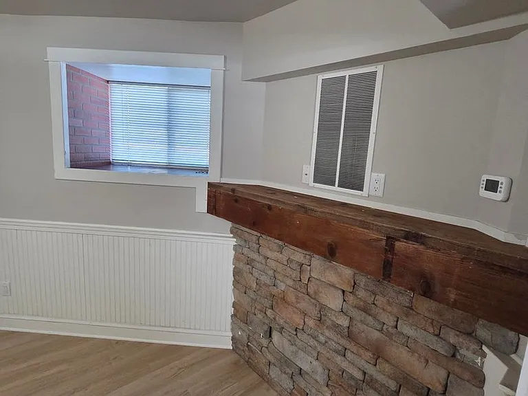 222 N Hamilton St — Photo 9