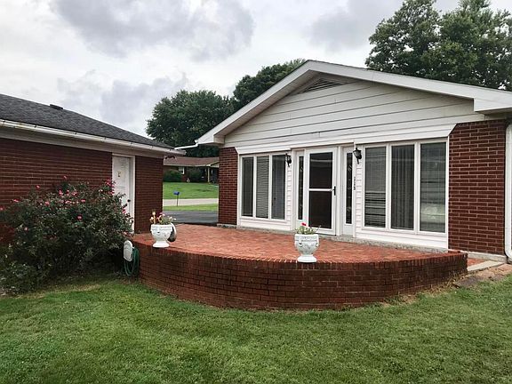 5th image of 118 Willow Dr