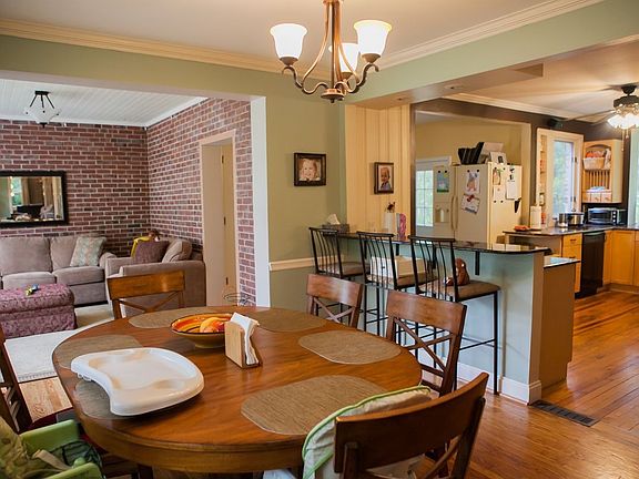 Open kitchen/dining/sunroom