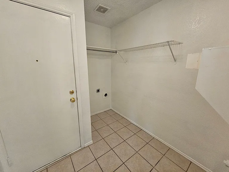1128 Marshall Dr — Photo 20
