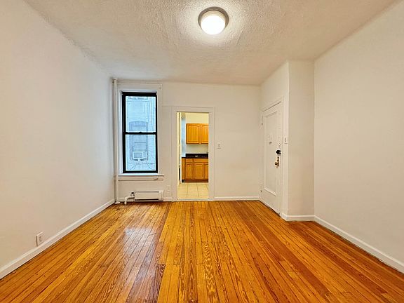 4th image of 3018 43rd St APT 2