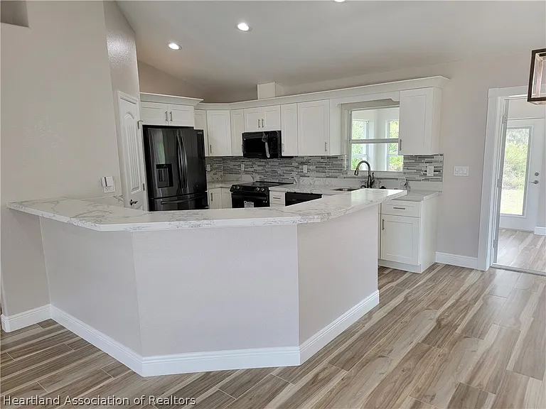 4410 Lake Haven Blvd — Photo 6