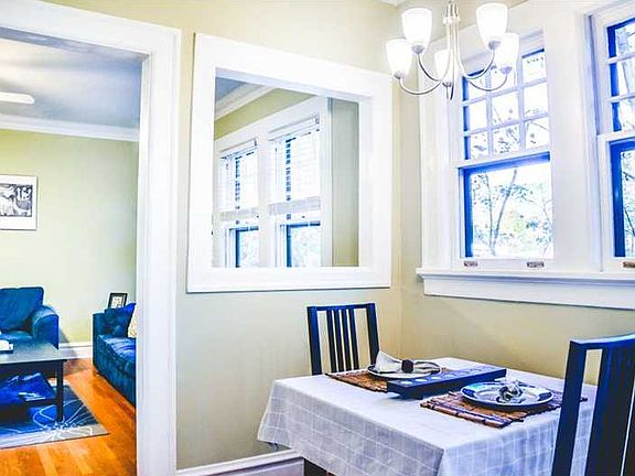5th image of 633 Moreland Ave NE