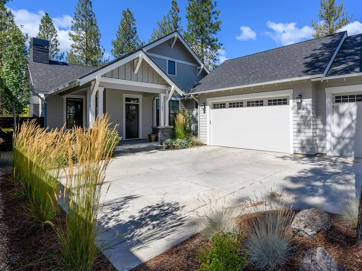 3 bed, 2198 sqft, $6,995 — Photo 3