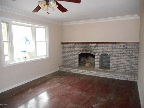 3rd image of 25 Norman Dr