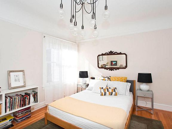 5th image of 1245 Oak St APT 1