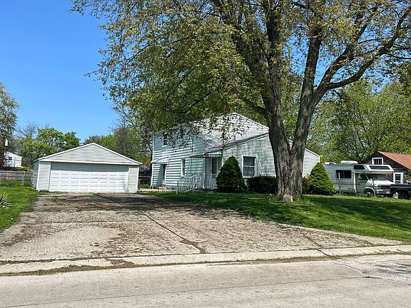 3rd image of 23745 Glenwood St