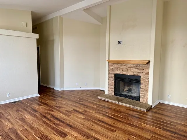 3 bed, 2.0 bath, 1560 sqft, $3,400 — Photo 2