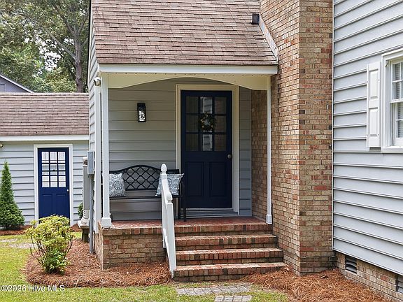 4th image of 111 N Wedgewood Drive