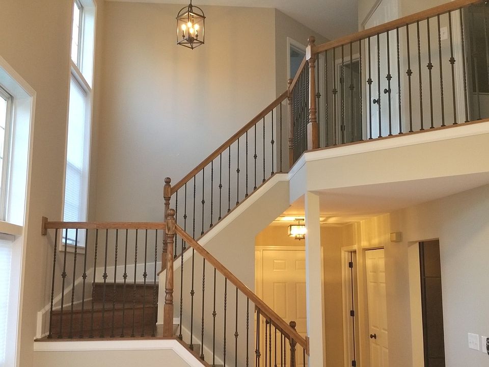 1st image of 130 Kennebunk Ct