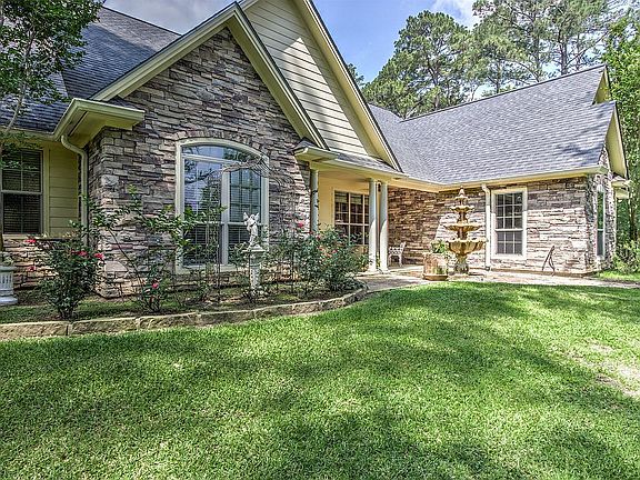 4th image of 331 Shoreline Dr