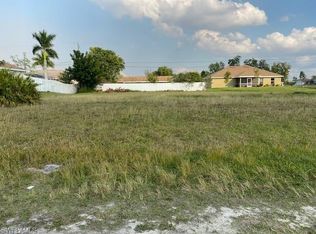 913 NE 4th Pl, Cape Coral, FL 33909