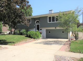 1041 N 31st Pl, Fort Dodge, IA 50501