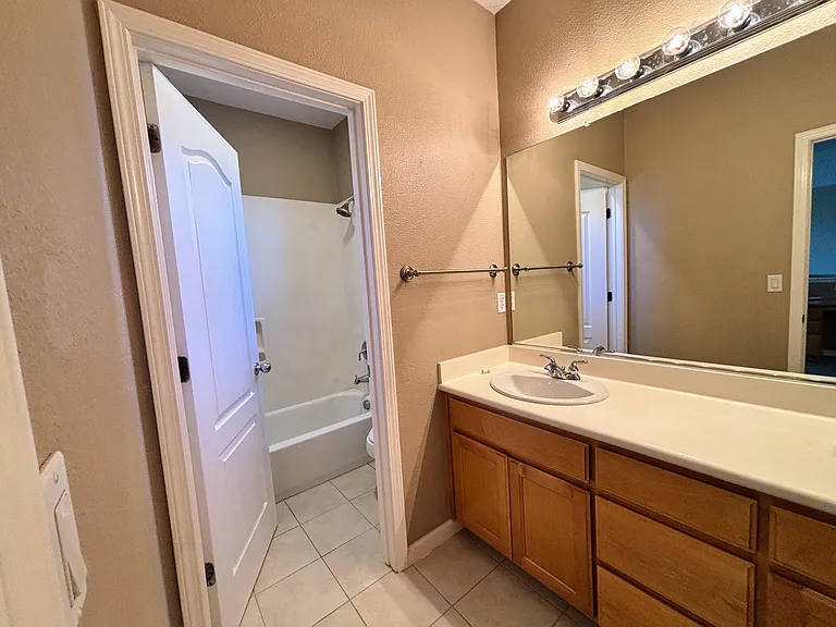 378 Roundhill Dr — Photo 20
