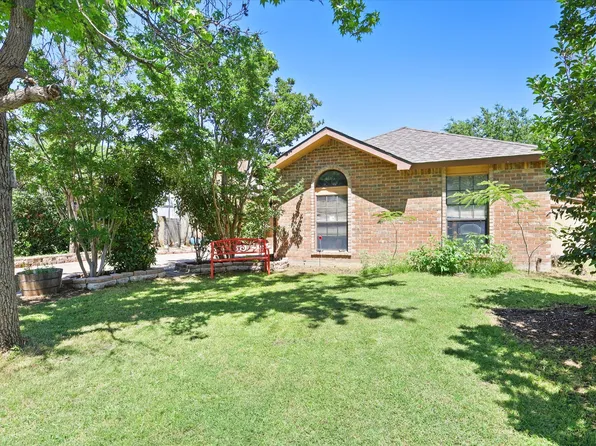 2204 Crestmeadow St, Denton, TX 76207