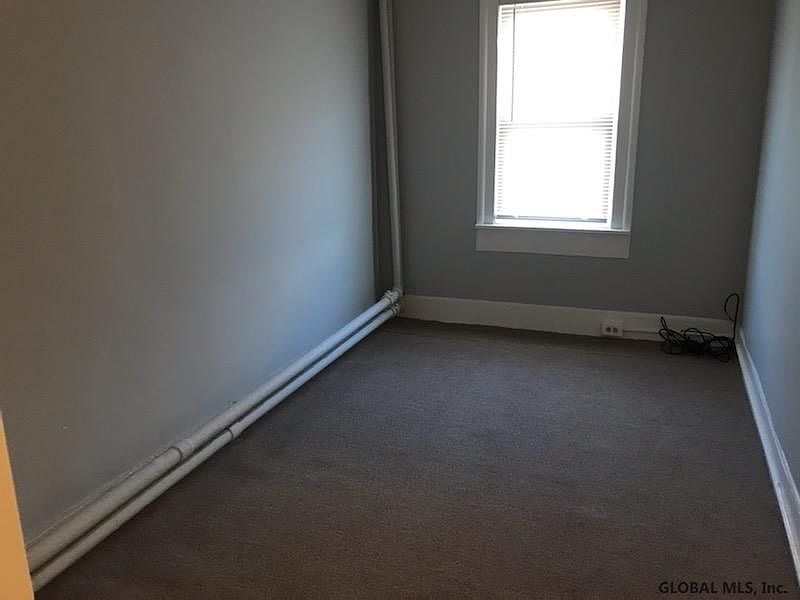 2nd image of 176 Clinton Ave #1
