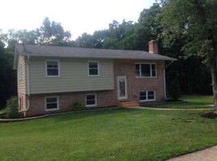 7402 Roxbury Ave, Manassas, VA 20109