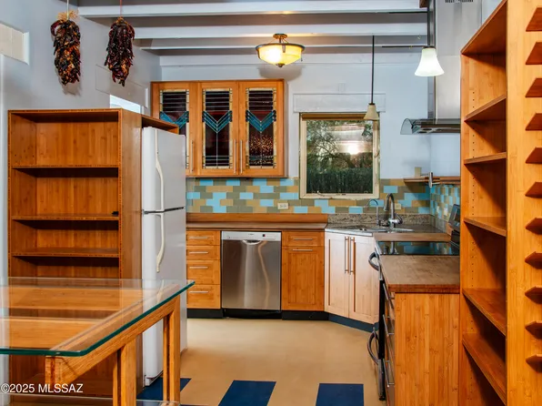 2411 E Greenlee Rd, Tucson, AZ 85719