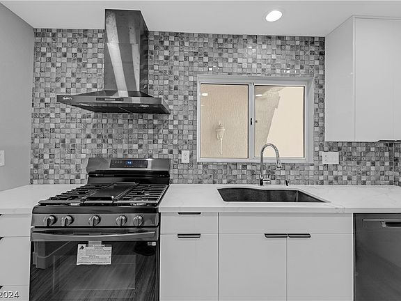 2nd image of 10024 Bundella Dr
