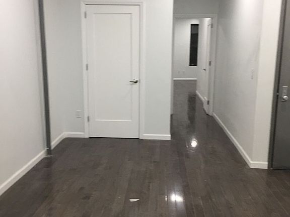 2nd image of 316 Menahan St APT 2R