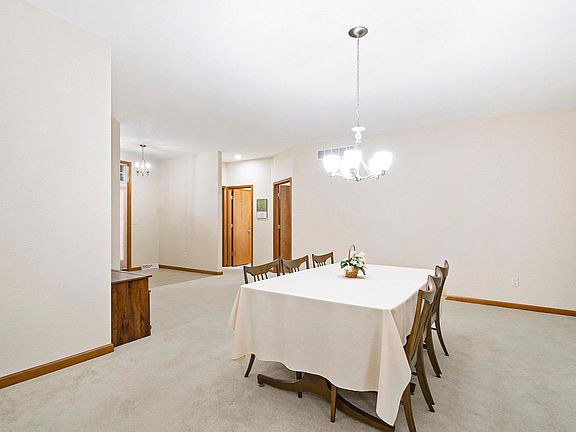5th image of 1805 Woodgate Dr