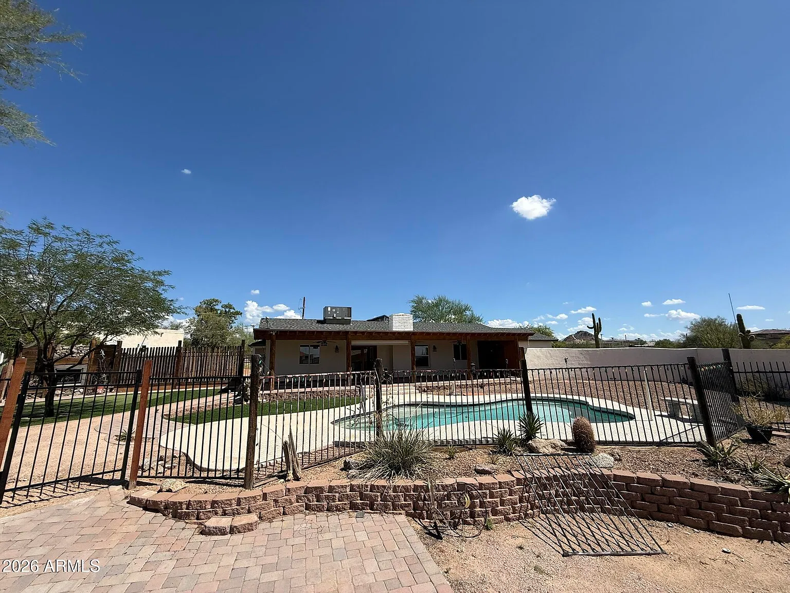 4 bed, 2.0 bath, 2136 sqft, $3,500 — Photo 4