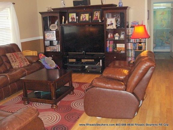 3rd image of 2627 Summitview Dr