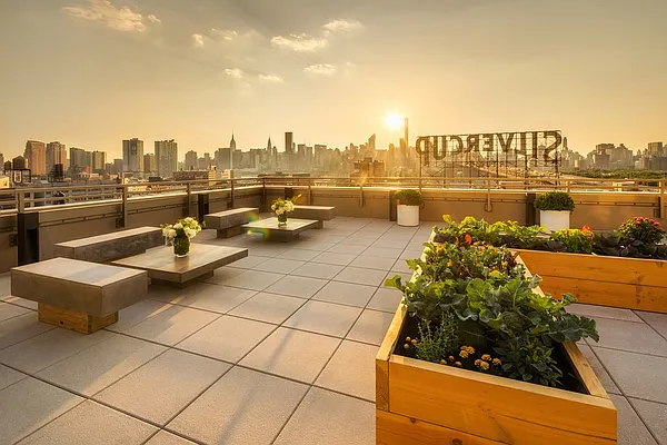 Rented by Stonehenge NYC LLC | media 10