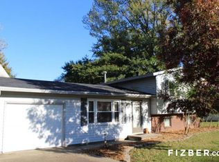 314 N Barclay Dr, Vincennes, IN