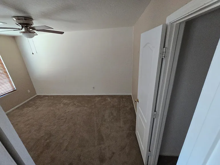 3205 W Pleasant Ln — Photo 23