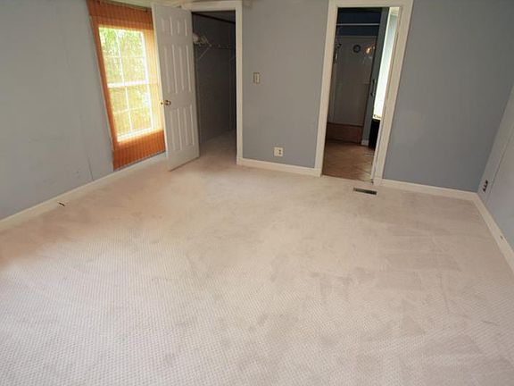 4th image of 320 Flamingo Dr