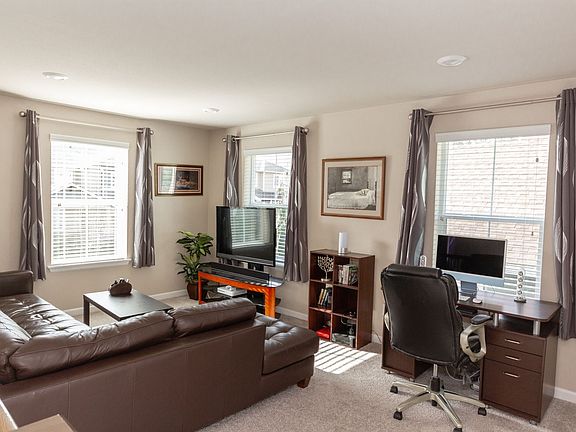 5th image of 10327 Driftwood Ave