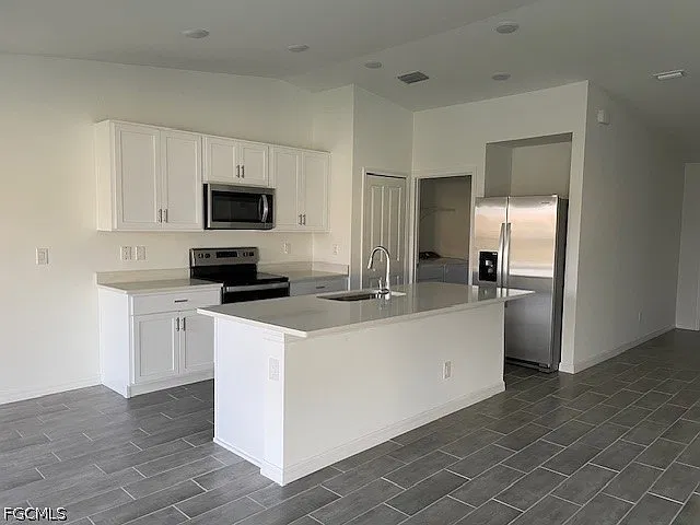 4 bed, 2.0 bath, 1650 sqft, $2,100 — Photo 4