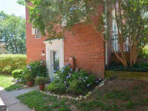 3311 Martha Custis Dr, Alexandria, VA 22302