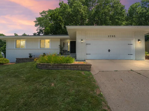 1795 NW 99th Ct, Clive, IA 50325