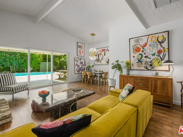 6902 Andasol Ave, Van Nuys, CA 91406