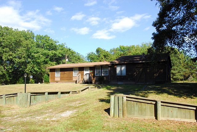 2nd image of 542 Lancaster Creek Dr