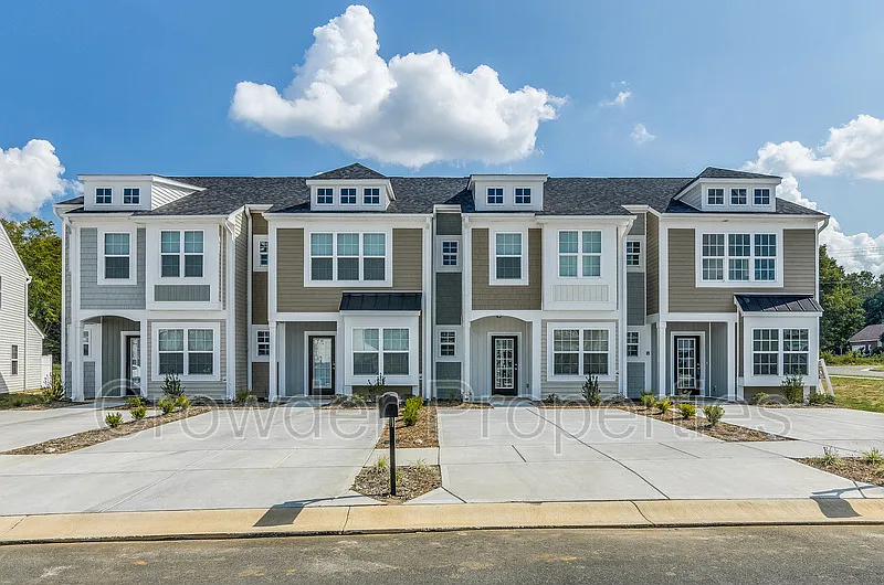 362 Halton Crossing Dr SW
