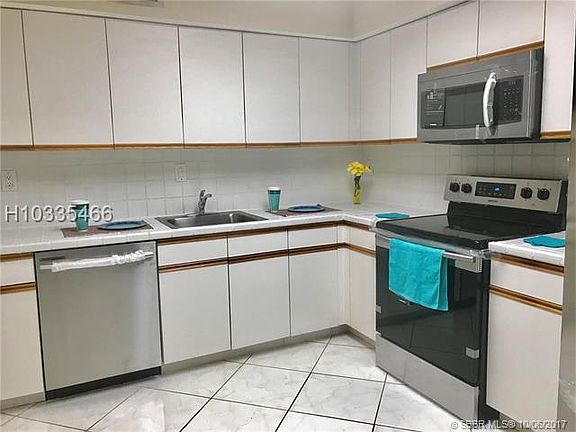 4th image of 3530 Mystic Pointe Dr APT 3211