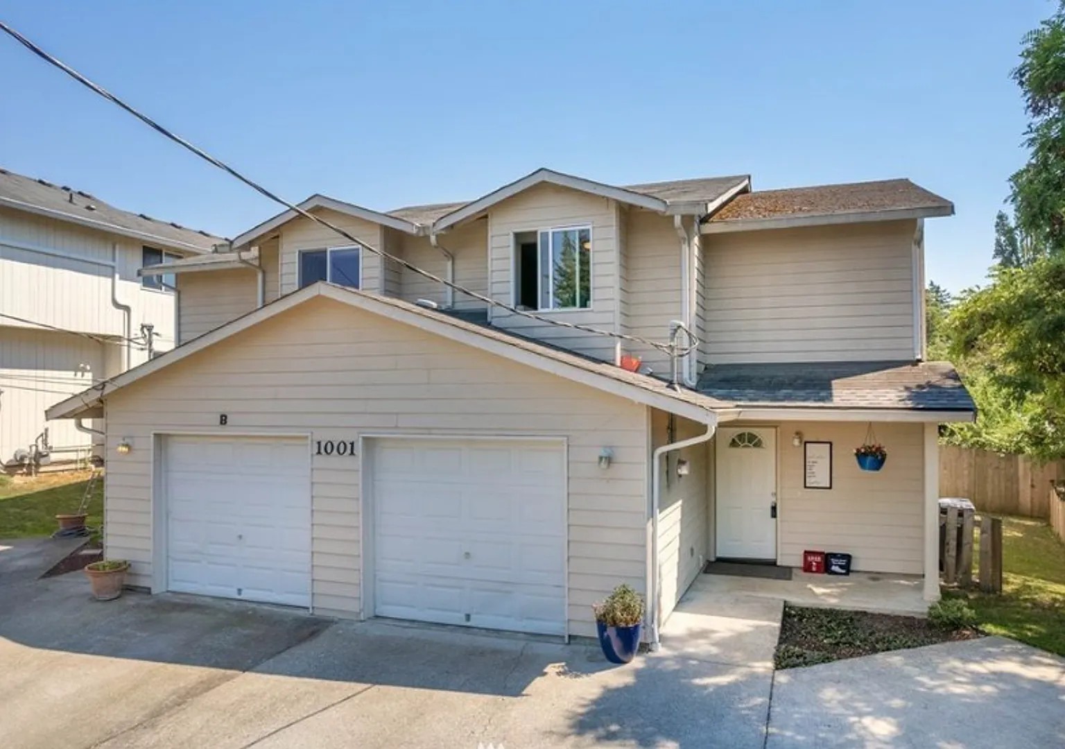 Don't Miss This Turn-Key Duplex in Milton! — Photo 1