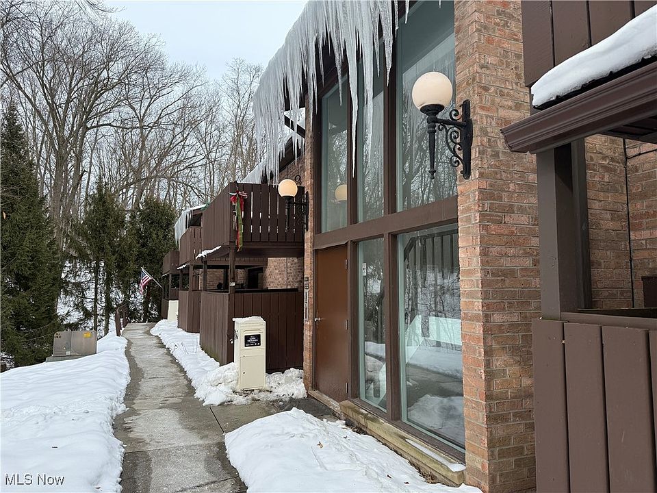 1st image of 6830 Carriage Hill Dr APT 37