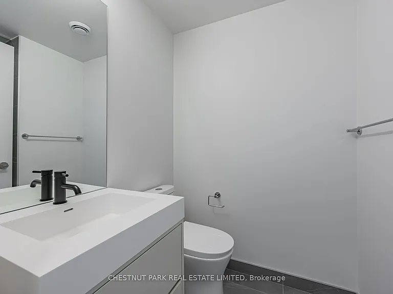 9 Tecumseth St #1102 — Photo 25