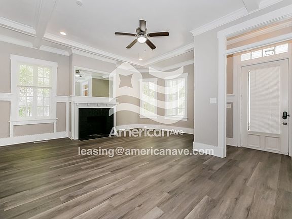572365_002_wm_-_living_room_12916638.jpg