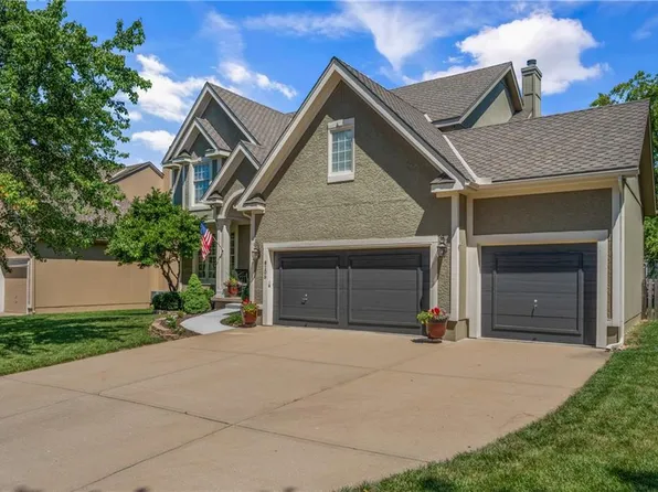 8106 W 145th Ter, Overland Park, KS 66223