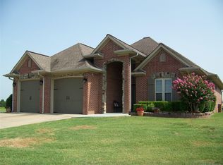 1009 Cobblestone Cres, Muskogee, OK 74403