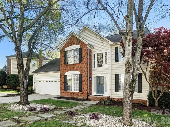 6239 Skyline Dr, Charlotte, NC 28269