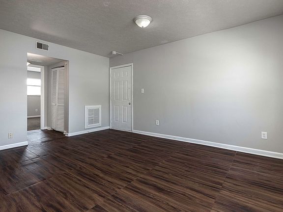 4th image of 2718 Rockford Ln APT 3